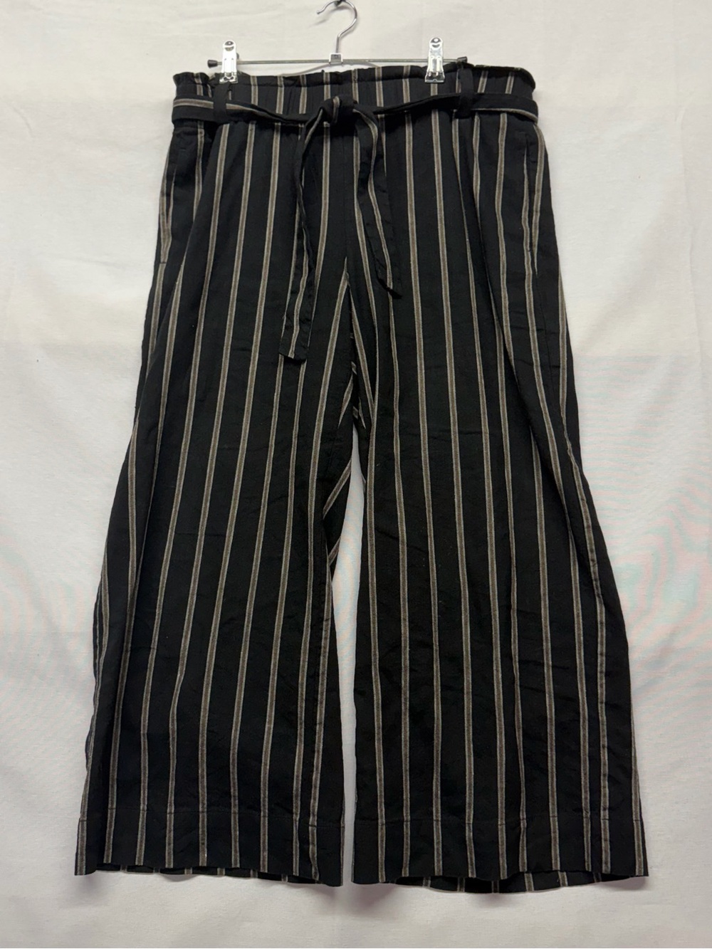 J. JILL Stretch Linen,  Black/Multi Stripe, Belted Pants. Size: Medium‎